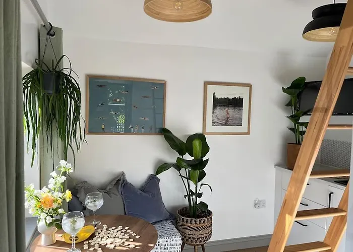 Tiny Guesthouse With Cozy Mezzanine Sleeping Nook