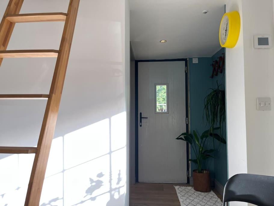 Tiny With Cozy Mezzanine Sleeping Nook Apartment *